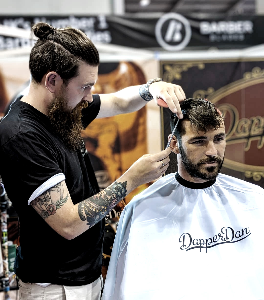  Un rasage adapté aux peaux sensibles 
 Les...