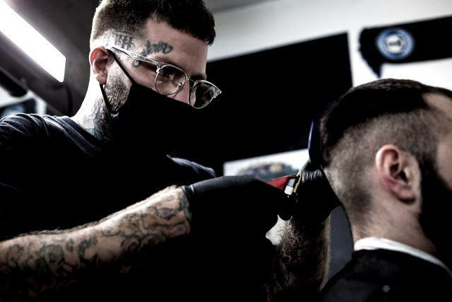  INSOLENTS MAIS EXIGENTS 
 Bien que le 1er...